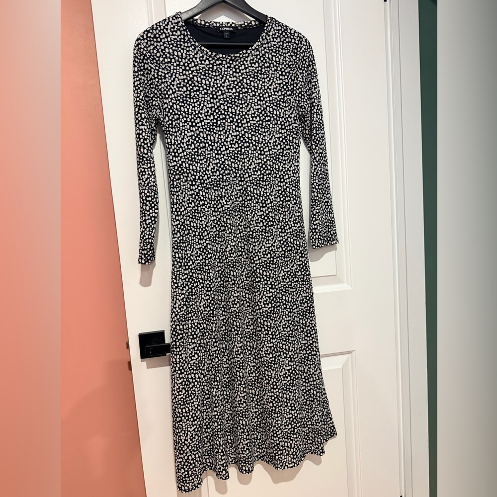 Urban Expressions Monochrome Long Sleeve Dress